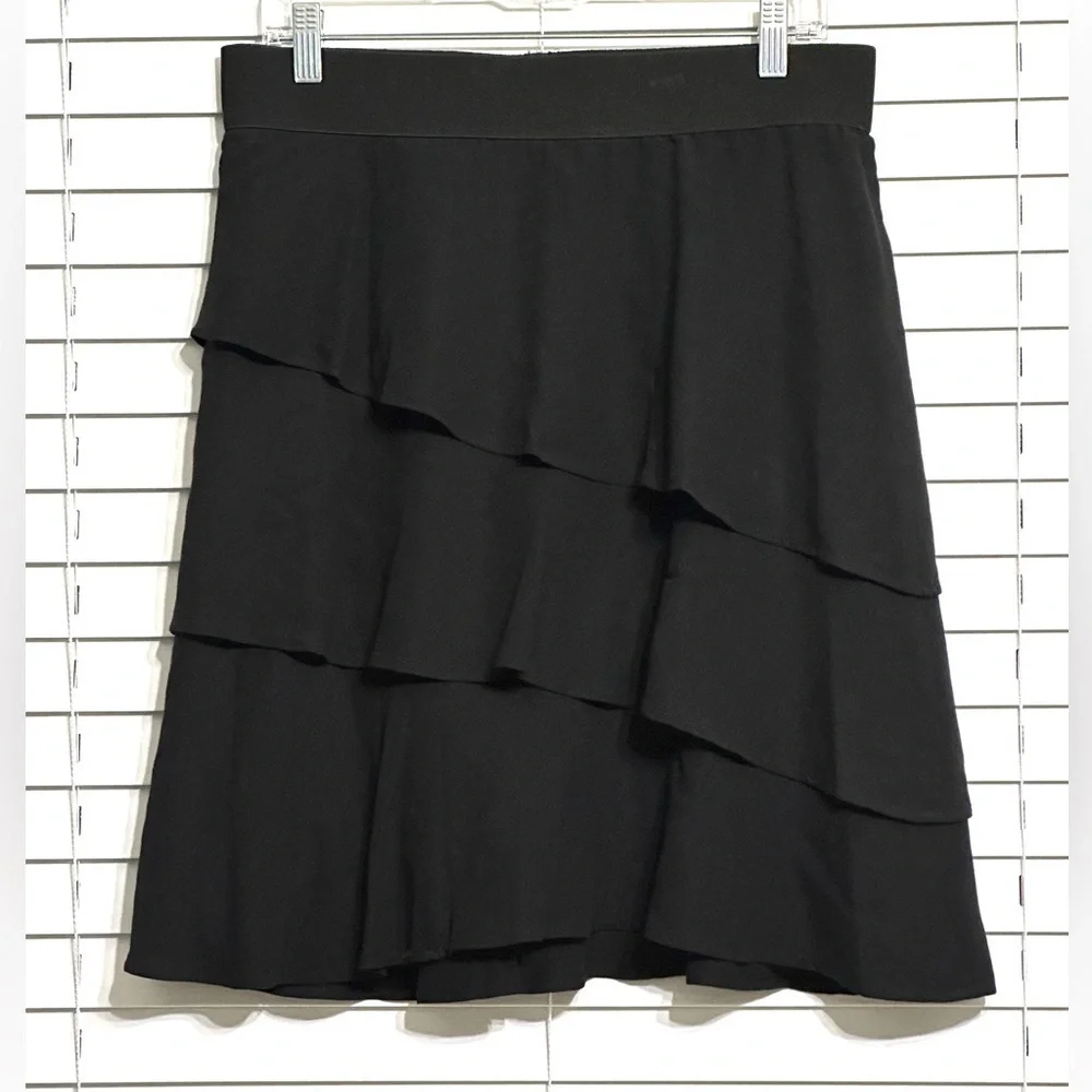 🛍️Karen Kane black ruffle skirt Size M excellent  condition